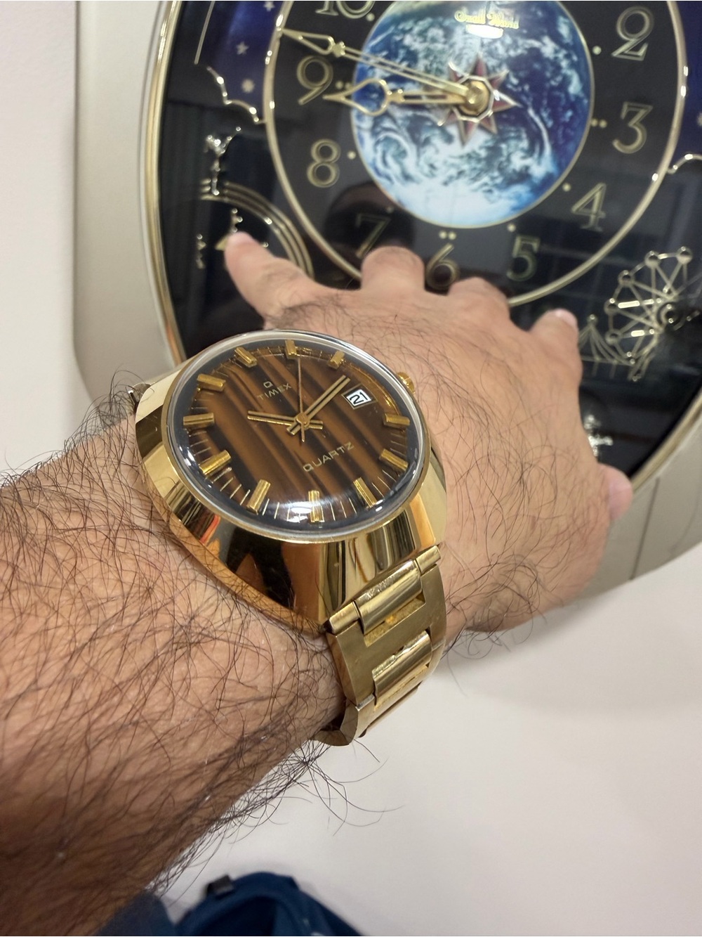 Vintage Timex Gold Tone Cushion Case Watch Tiger's Eye Brown Dial Retains Stick
